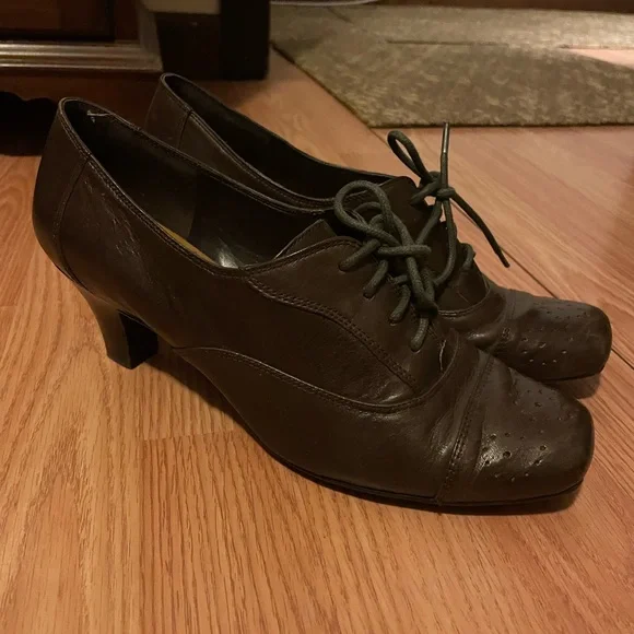 Vintage Easy Spirit laced Oxford heels - Picture 1 of 7